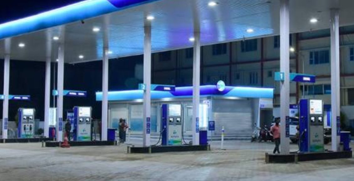 toilets at private petrol pumps are exclusively for customers and cannot be mandated for public use